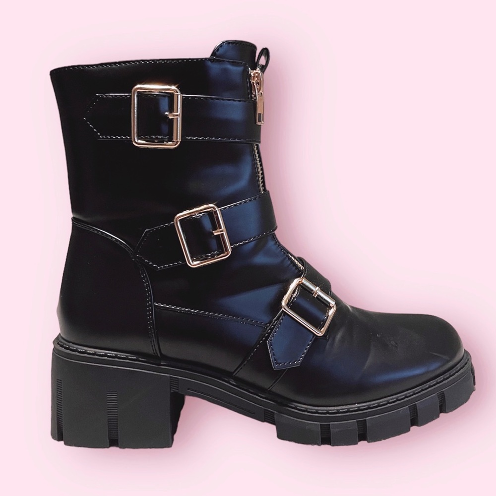 Black Leather Buckle Boots